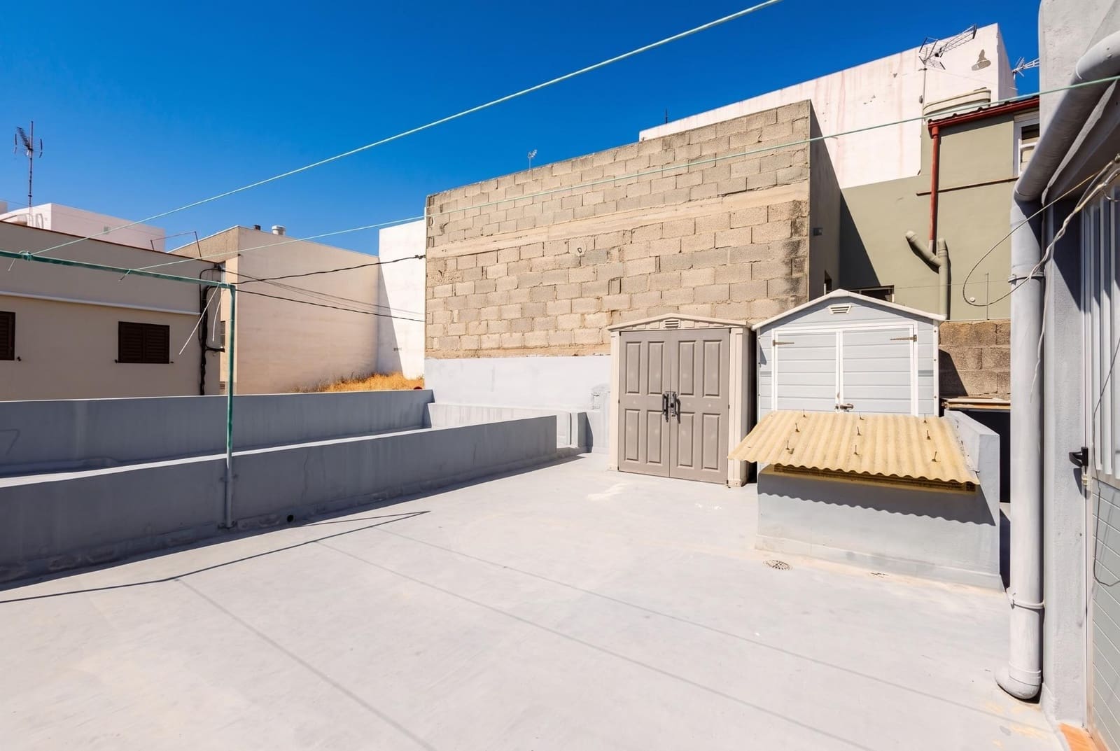 4 slaapkamer Halfvrijstaande villa te koop in Santa Cruz de Tenerife - € 239.000 (Ref: 10133430)