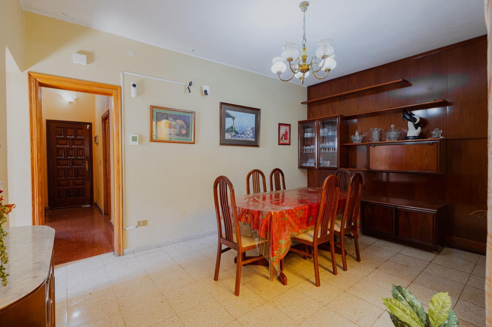 4 slaapkamer Halfvrijstaande villa te koop in Santa Cruz de Tenerife - € 239.000 (Ref: 10133430)