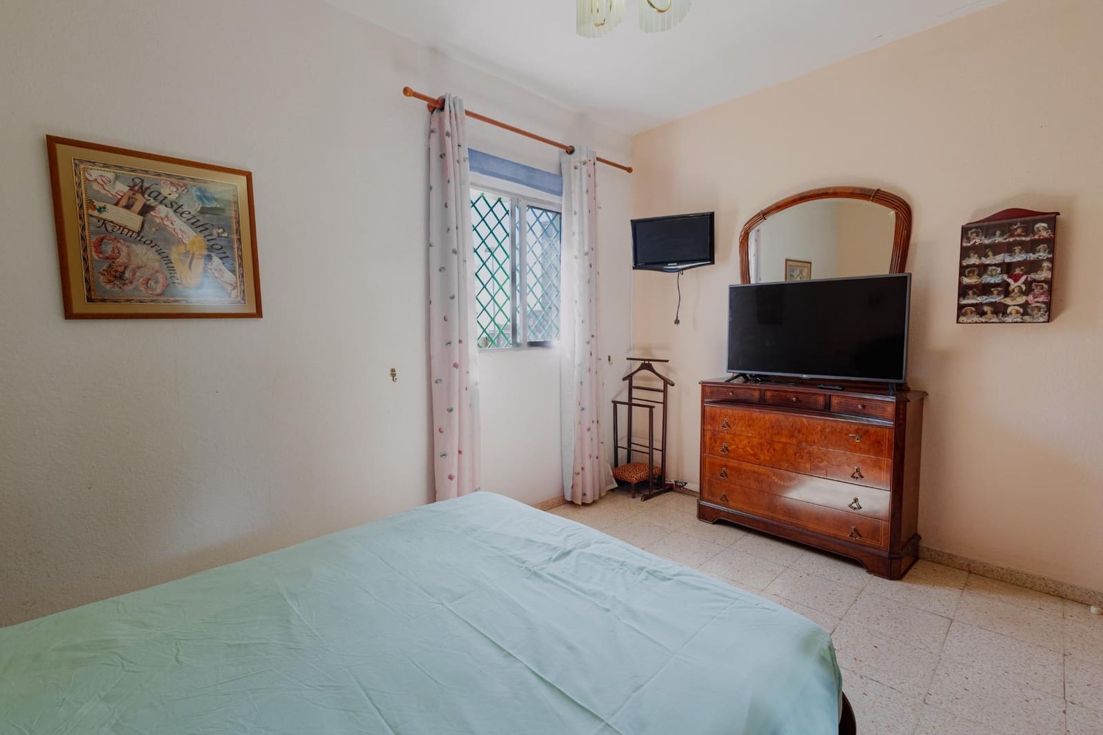 4 slaapkamer Halfvrijstaande villa te koop in Santa Cruz de Tenerife - € 239.000 (Ref: 10133430)