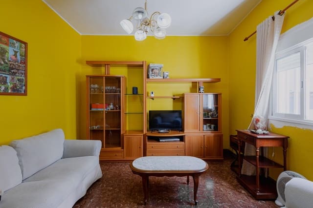 4 slaapkamer Halfvrijstaande villa te koop in Santa Cruz de Tenerife - € 239.000 (Ref: 10133430)