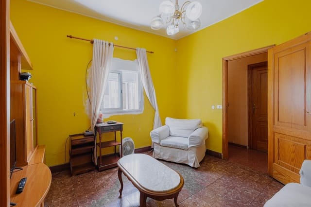 4 slaapkamer Halfvrijstaande villa te koop in Santa Cruz de Tenerife - € 239.000 (Ref: 10133430)