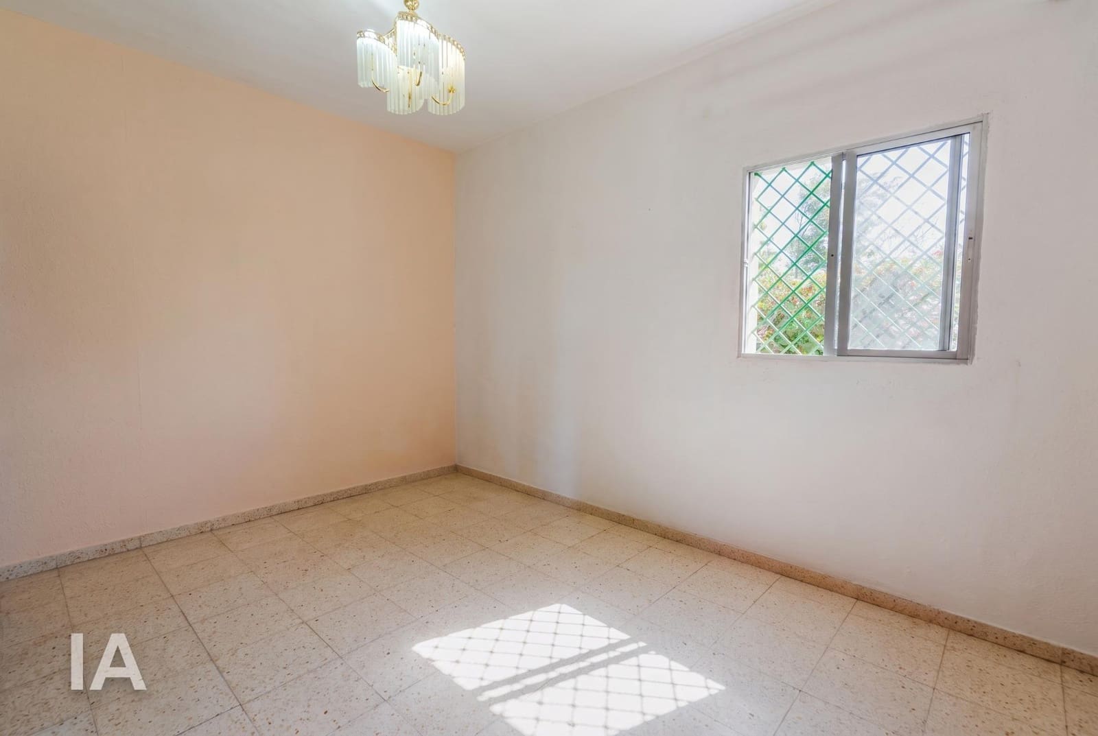 4 slaapkamer Halfvrijstaande villa te koop in Santa Cruz de Tenerife - € 239.000 (Ref: 10133430)