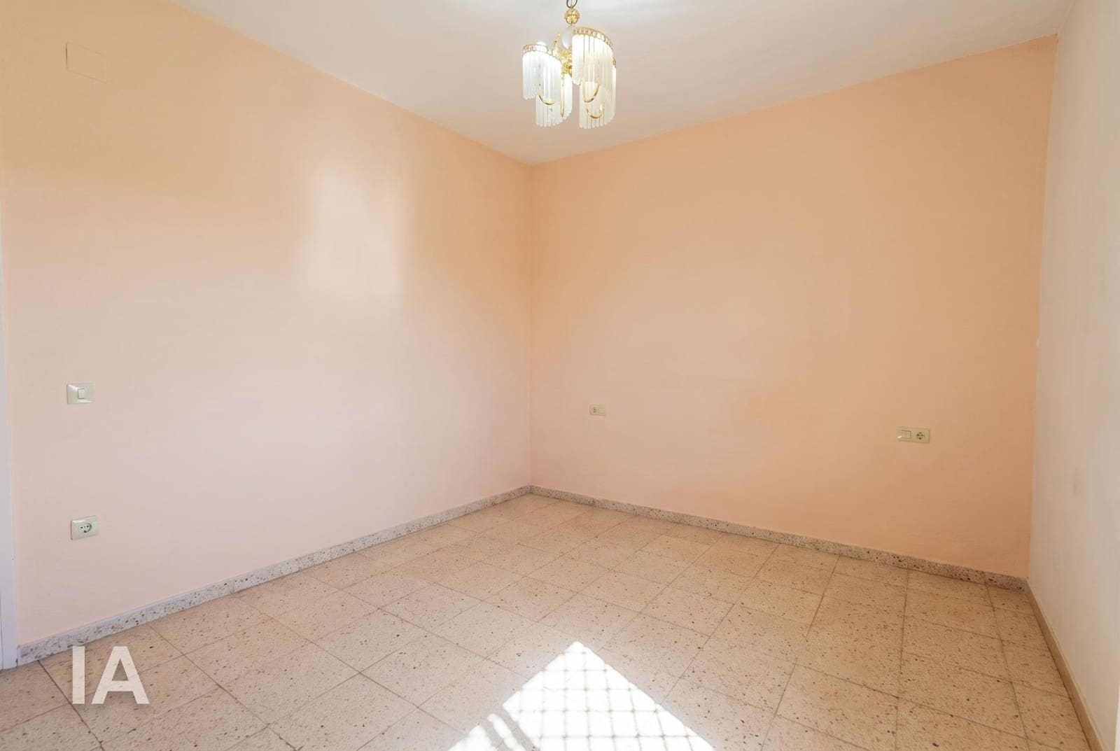 4 slaapkamer Halfvrijstaande villa te koop in Santa Cruz de Tenerife - € 239.000 (Ref: 10133430)