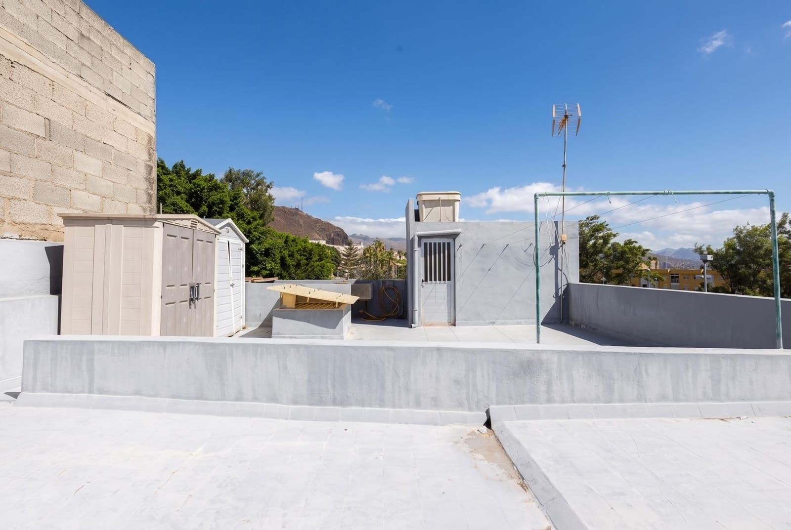 4 slaapkamer Halfvrijstaande villa te koop in Santa Cruz de Tenerife - € 239.000 (Ref: 10133430)