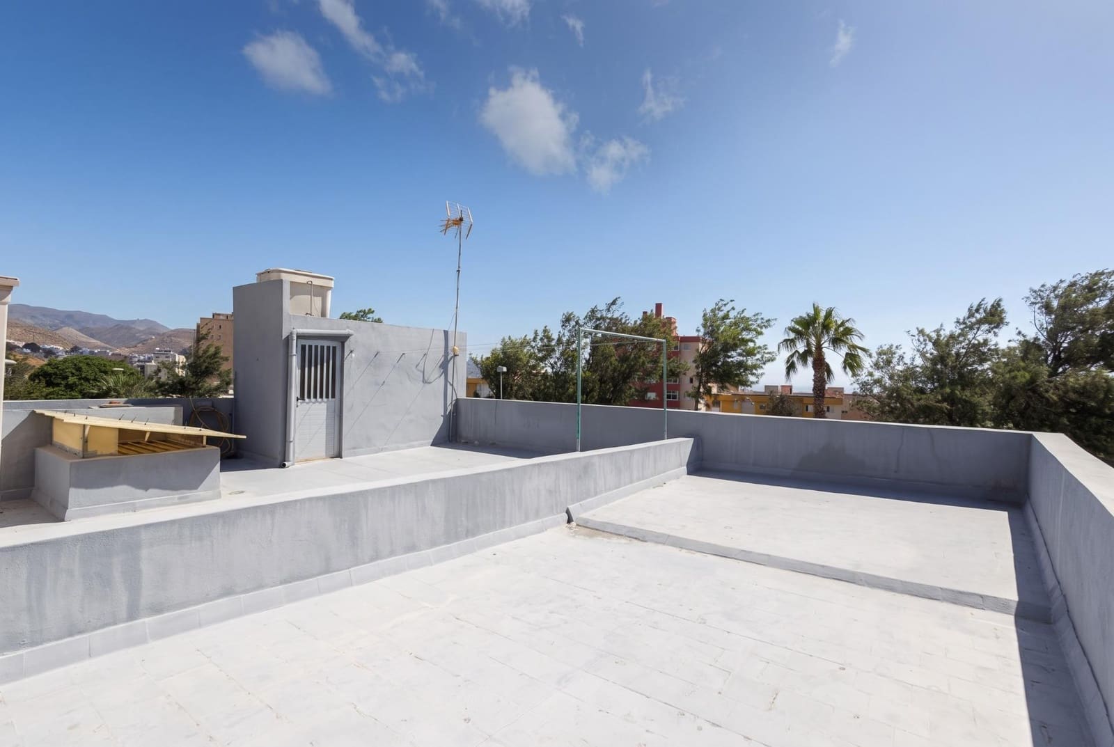 4 slaapkamer Halfvrijstaande villa te koop in Santa Cruz de Tenerife - € 239.000 (Ref: 10133430)