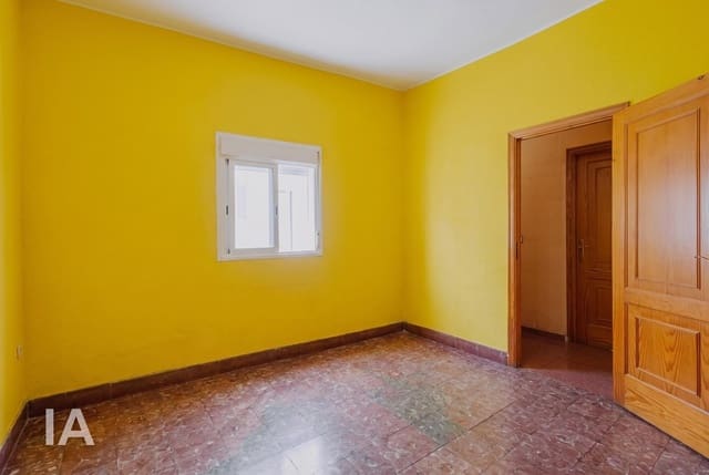4 slaapkamer Halfvrijstaande villa te koop in Santa Cruz de Tenerife - € 239.000 (Ref: 10133430)
