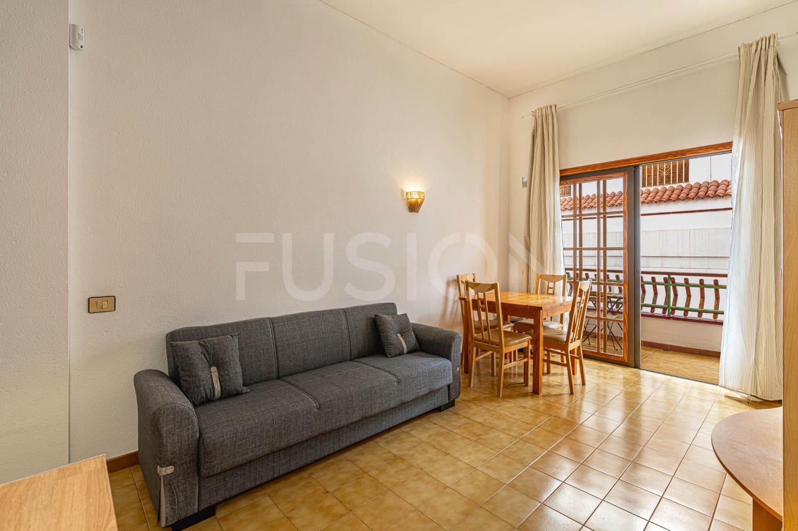 Piso de 1 habitación en Los Cristianos en venta con piscina - 223.000 € (Ref: 10180760)