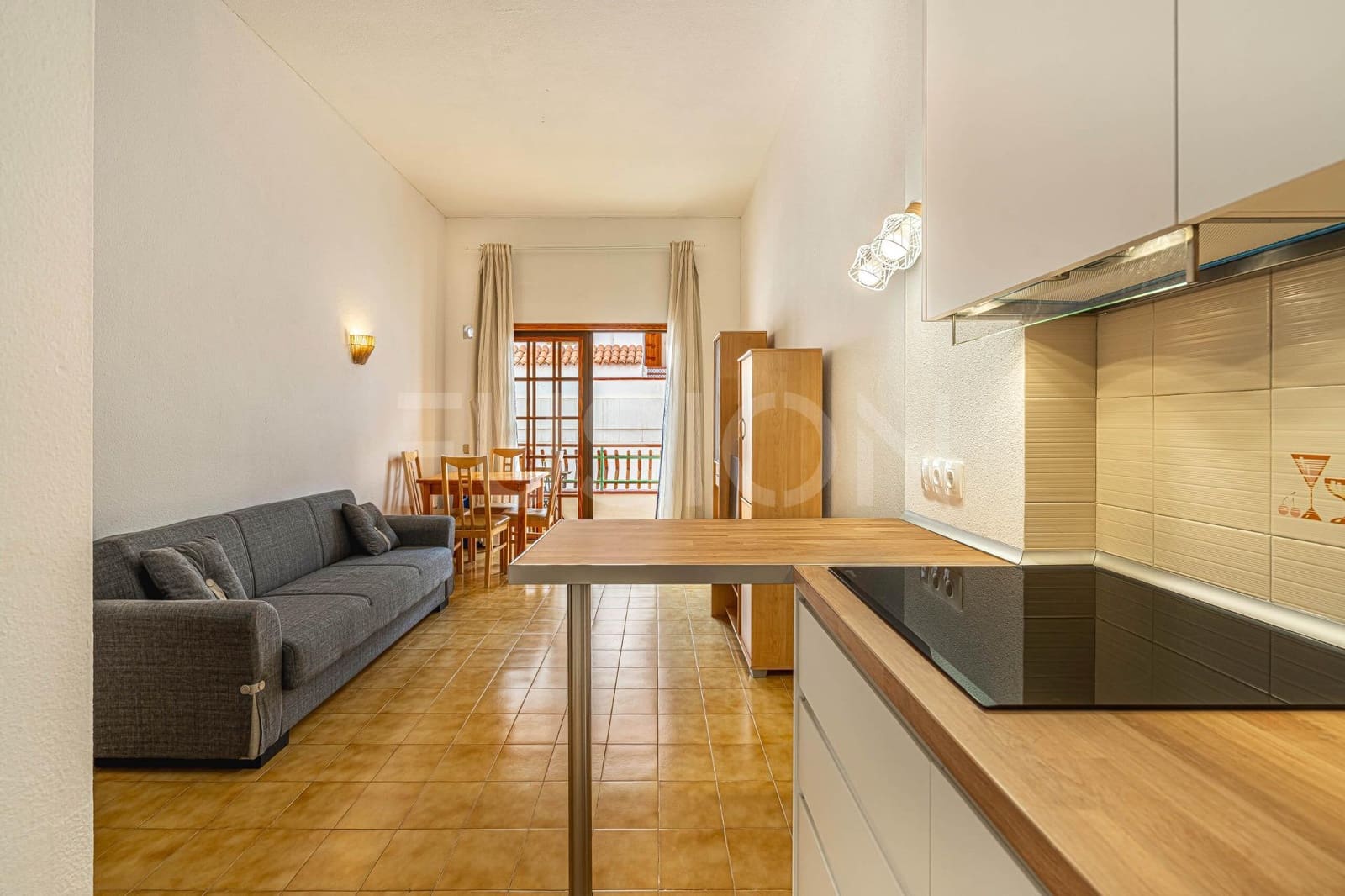 Piso de 1 habitación en Los Cristianos en venta con piscina - 223.000 € (Ref: 10180760)