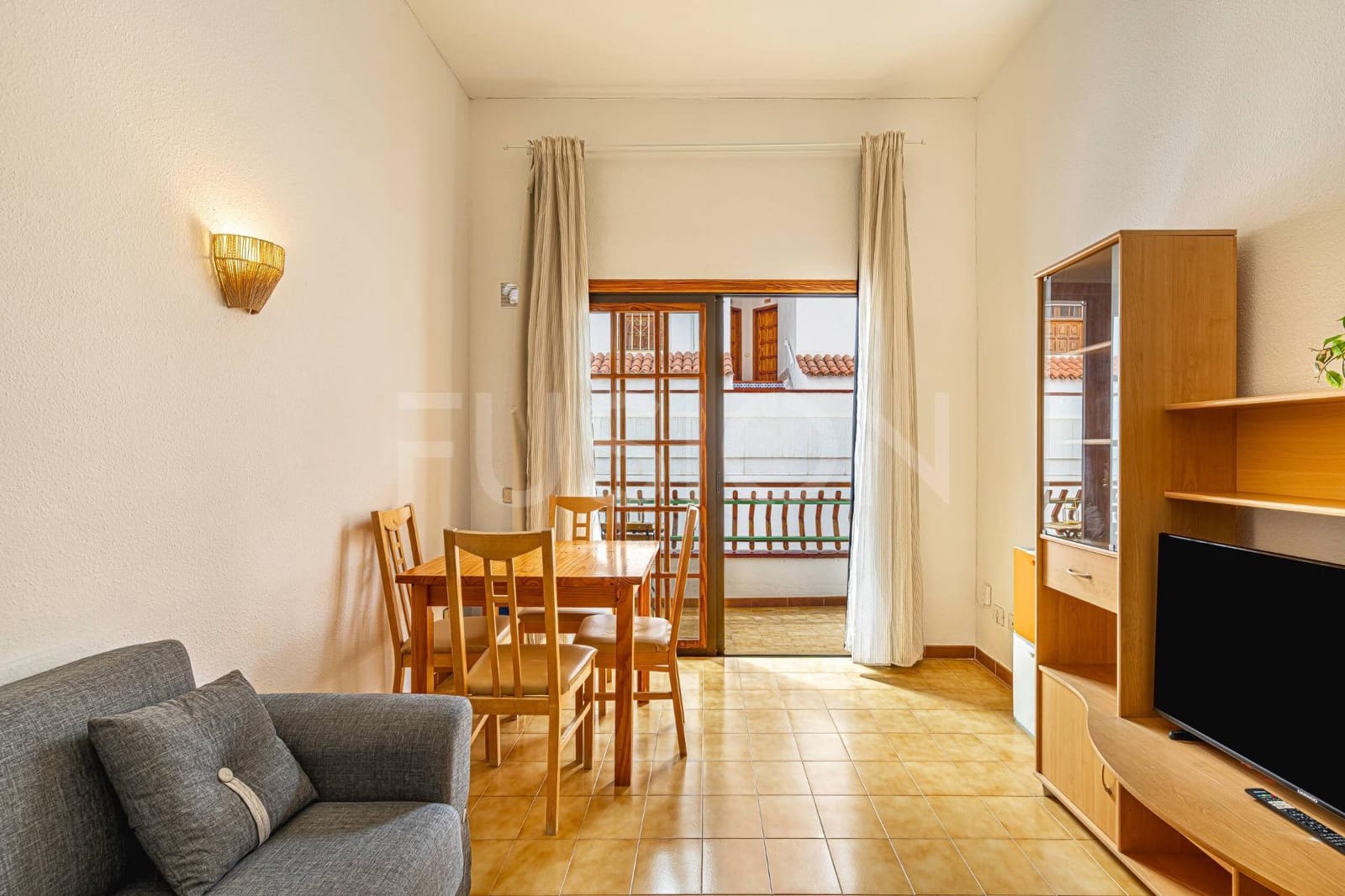 Piso de 1 habitación en Los Cristianos en venta con piscina - 223.000 € (Ref: 10180760)
