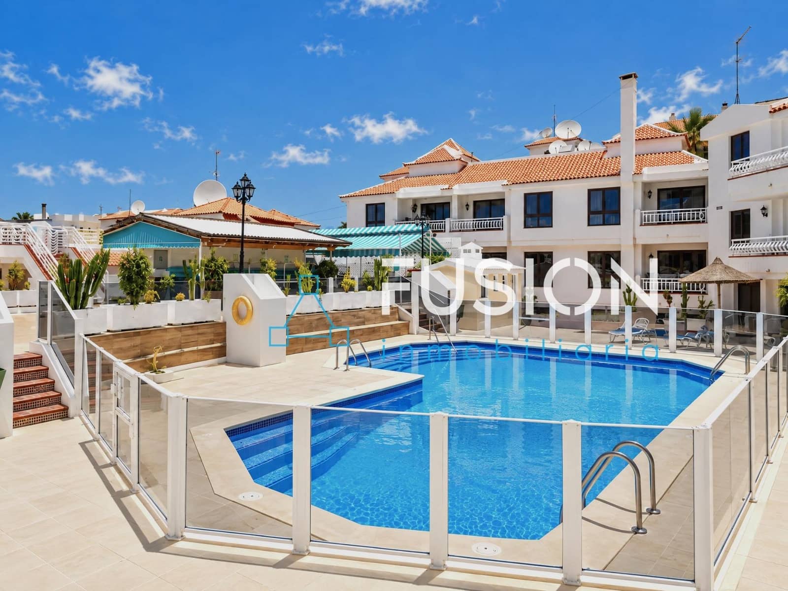 Piso de 1 habitación en Los Cristianos en venta con piscina - 223.000 € (Ref: 10180760)