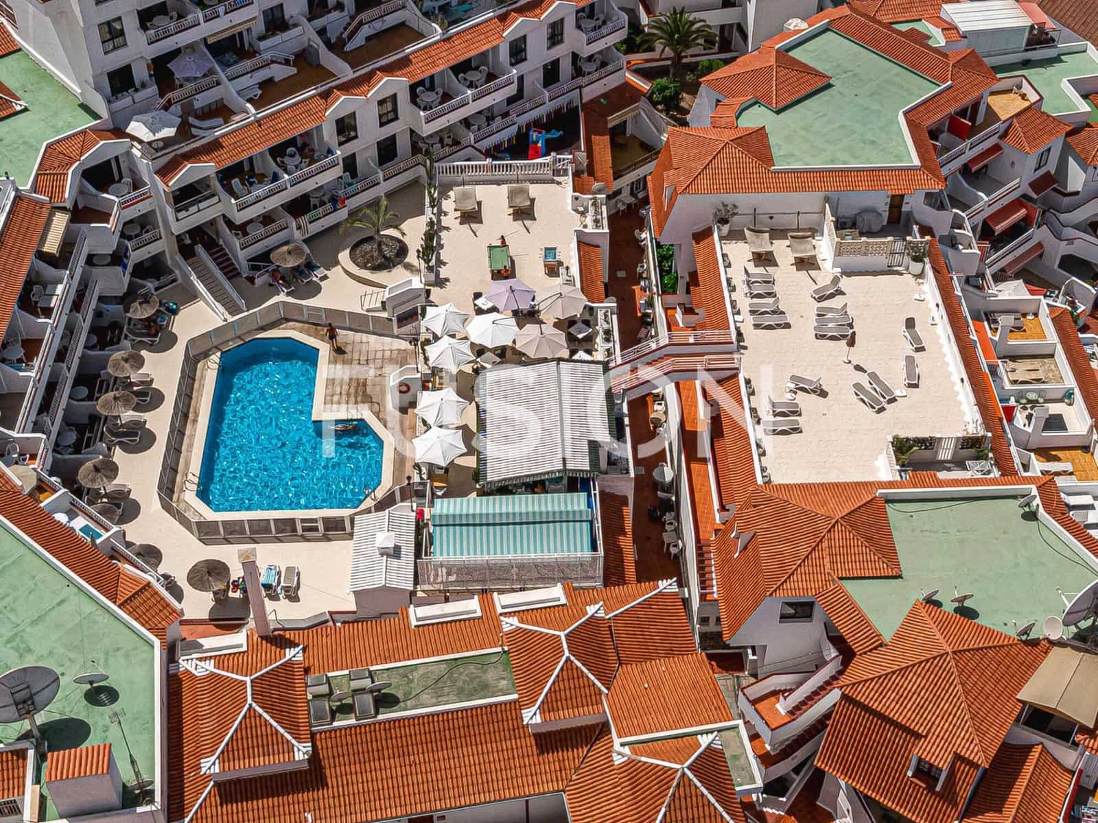 Piso de 1 habitación en Los Cristianos en venta con piscina - 223.000 € (Ref: 10180760)