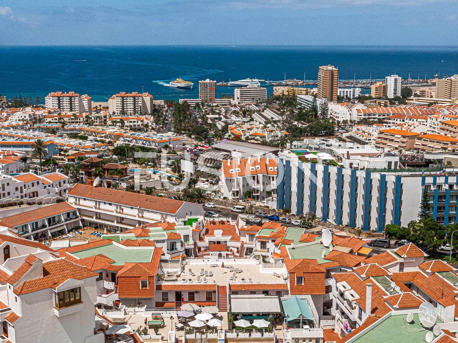 Piso de 1 habitación en Los Cristianos en venta con piscina - 223.000 € (Ref: 10180760)