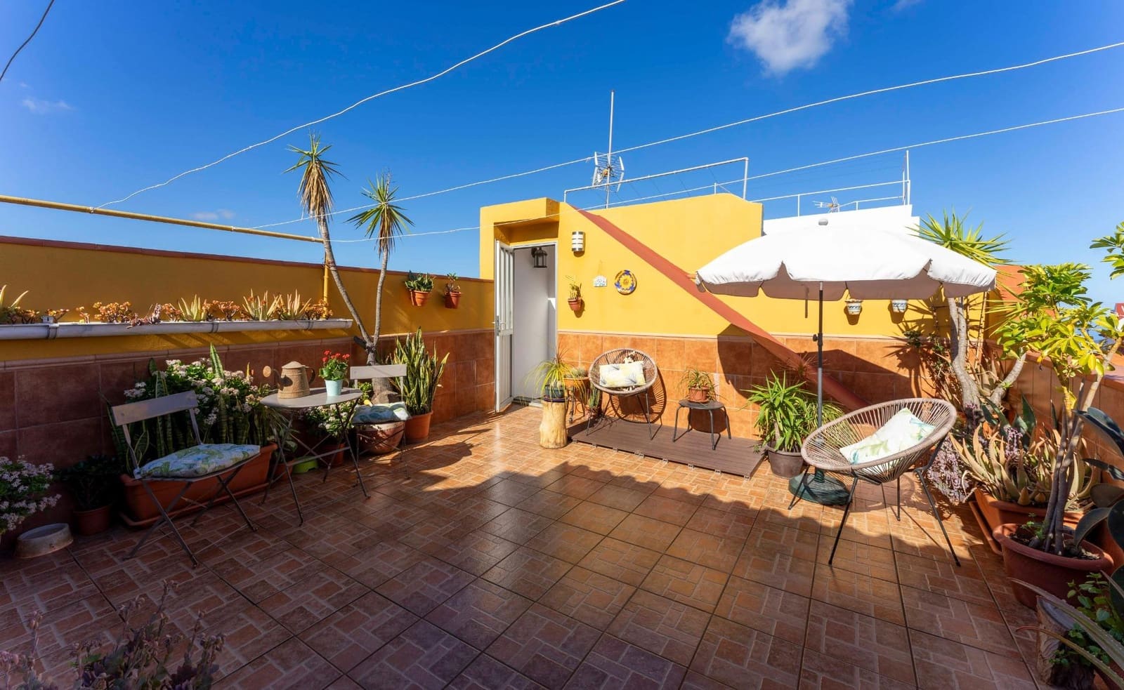 4 bedroom Townhouse for sale in La Orotava - € 280,000 (Ref: 9975780)
