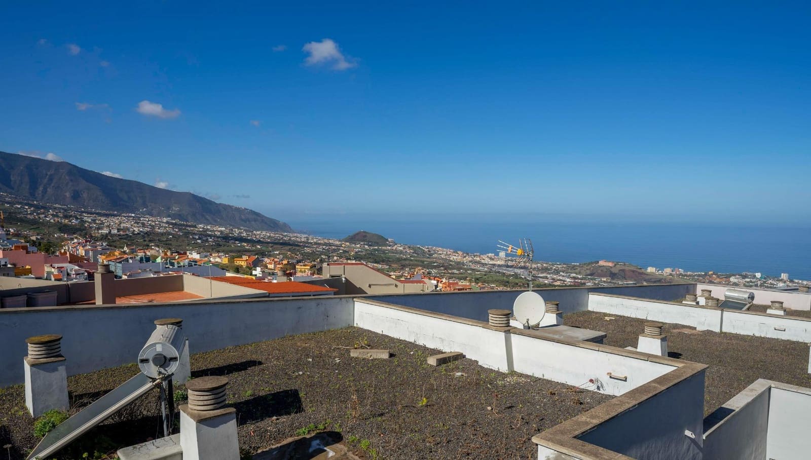 4 bedroom Townhouse for sale in La Orotava - € 280,000 (Ref: 9975780)