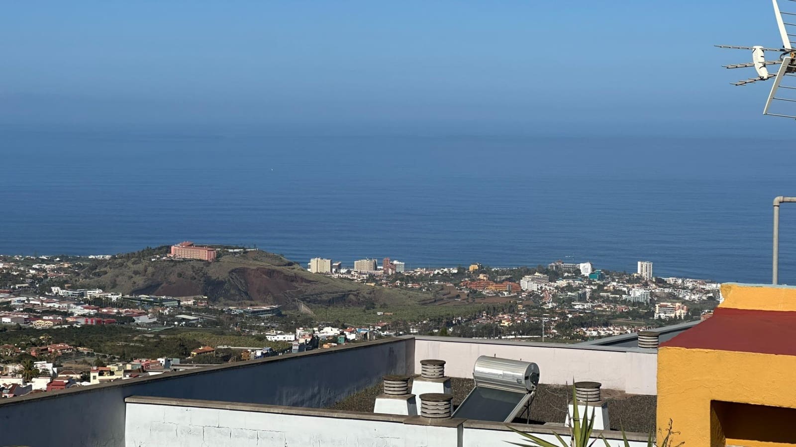 4 bedroom Townhouse for sale in La Orotava - € 280,000 (Ref: 9975780)