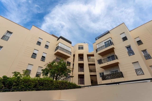 2 soverom Leilighet til salgs i Arona med svømmebasseng garasje - € 269 500 (Ref: 9975784)