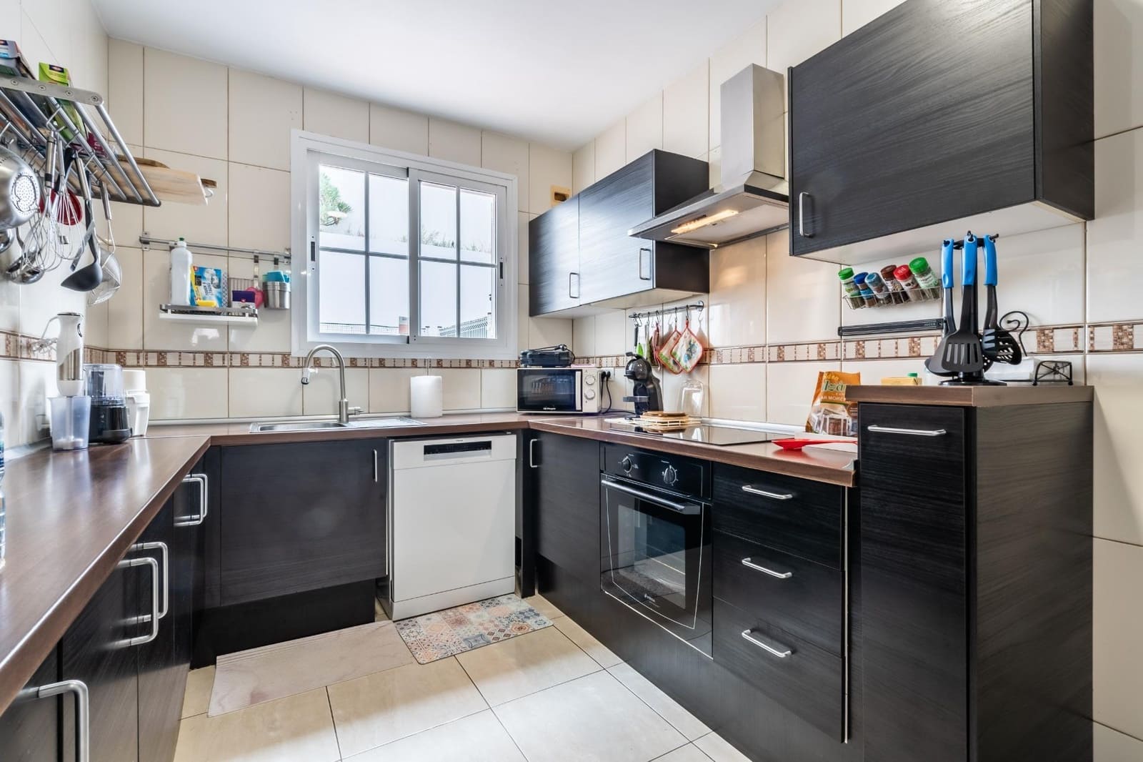 3 soverom Rekkehus til salgs i San Isidro de Abona med garasje - € 344 000 (Ref: 9975787)