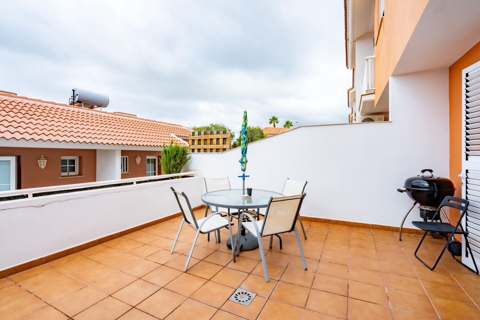 3 soverom Rekkehus til salgs i San Isidro de Abona med garasje - € 344 000 (Ref: 9975787)