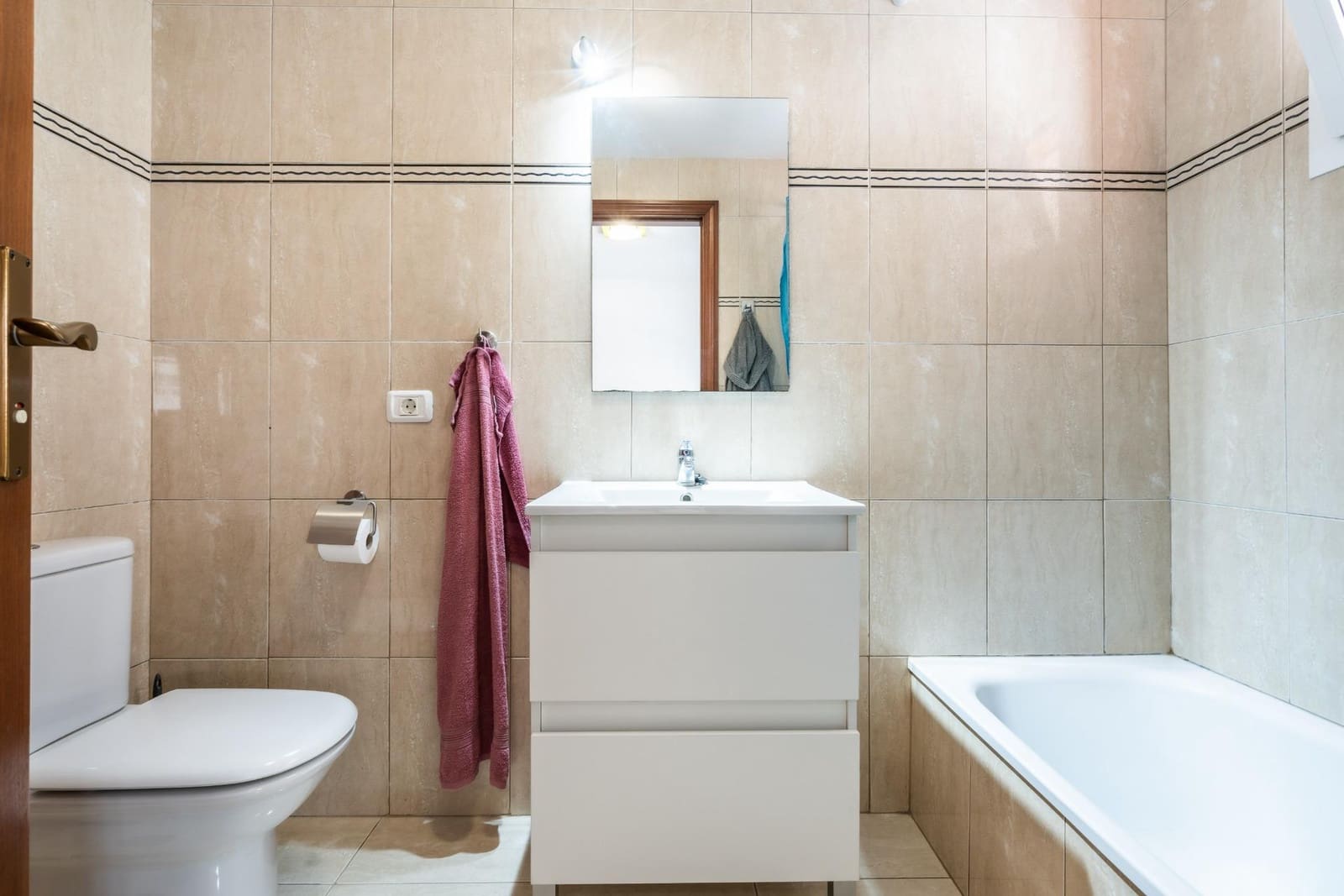 3 soverom Rekkehus til salgs i San Isidro de Abona med garasje - € 344 000 (Ref: 9975787)