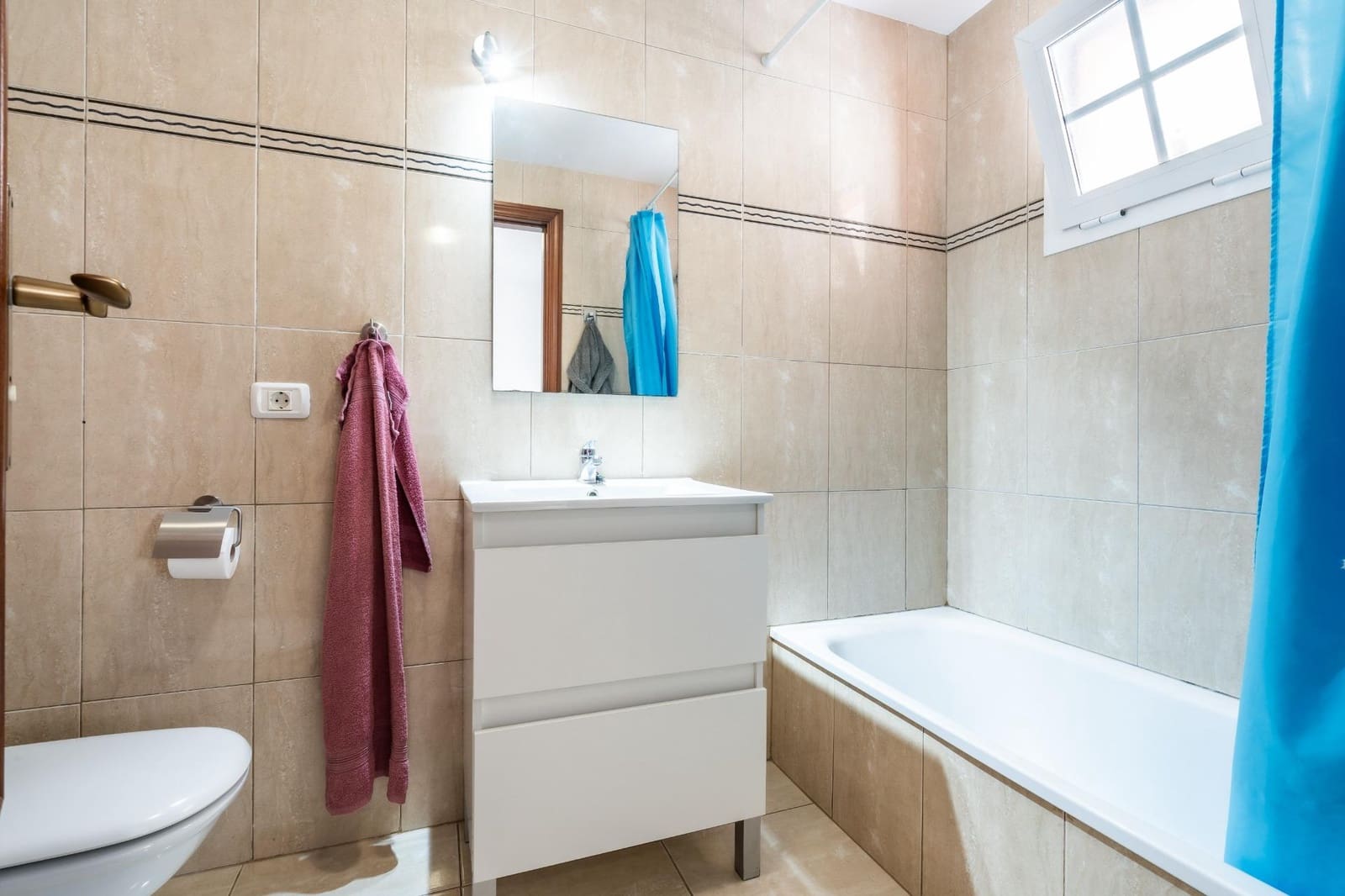 3 soverom Rekkehus til salgs i San Isidro de Abona med garasje - € 344 000 (Ref: 9975787)