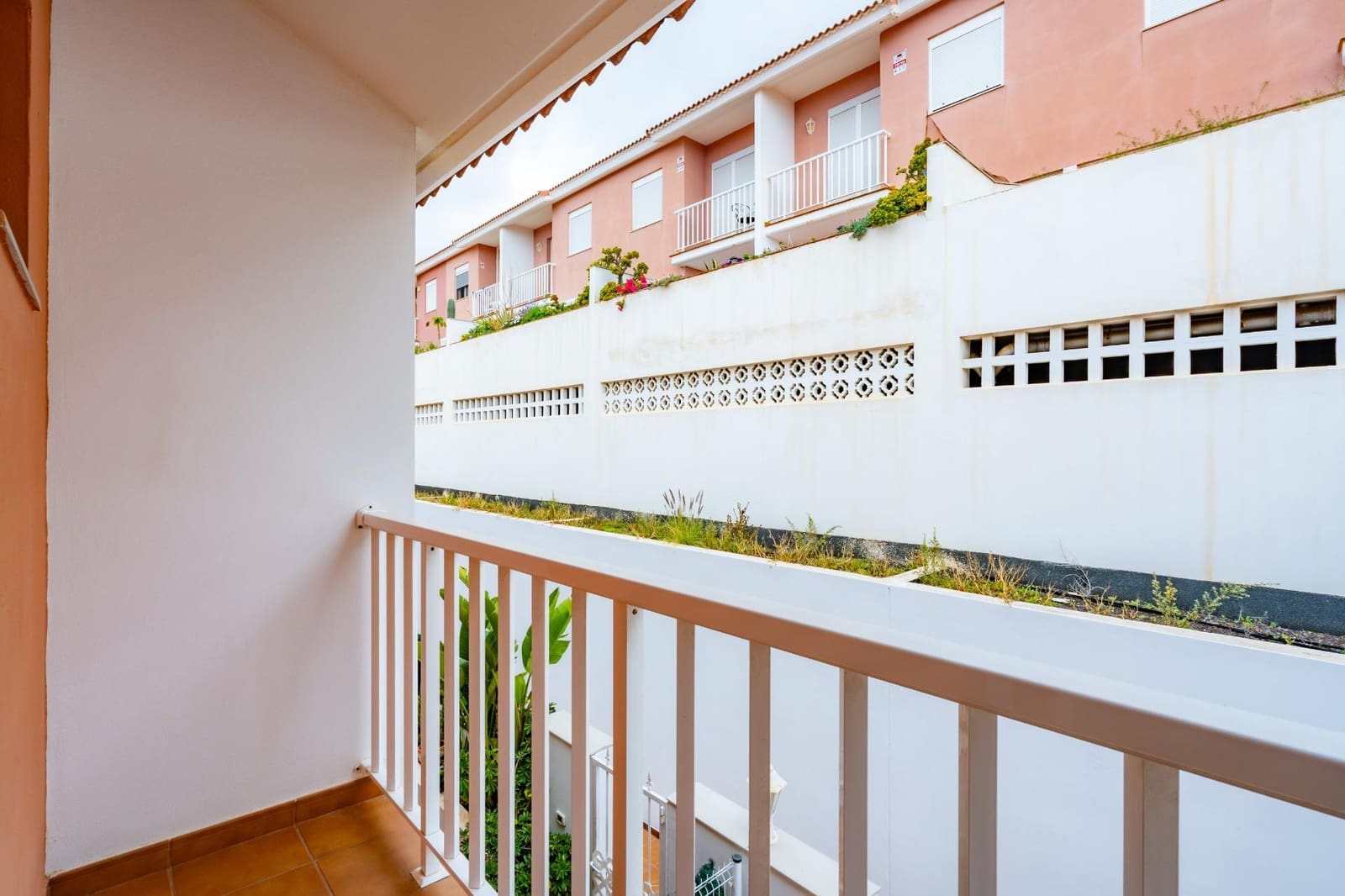 3 soverom Rekkehus til salgs i San Isidro de Abona med garasje - € 344 000 (Ref: 9975787)