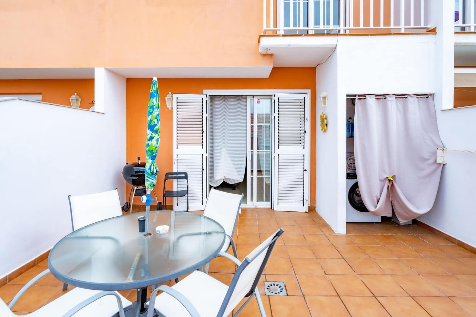 3 soverom Rekkehus til salgs i San Isidro de Abona med garasje - € 344 000 (Ref: 9975787)