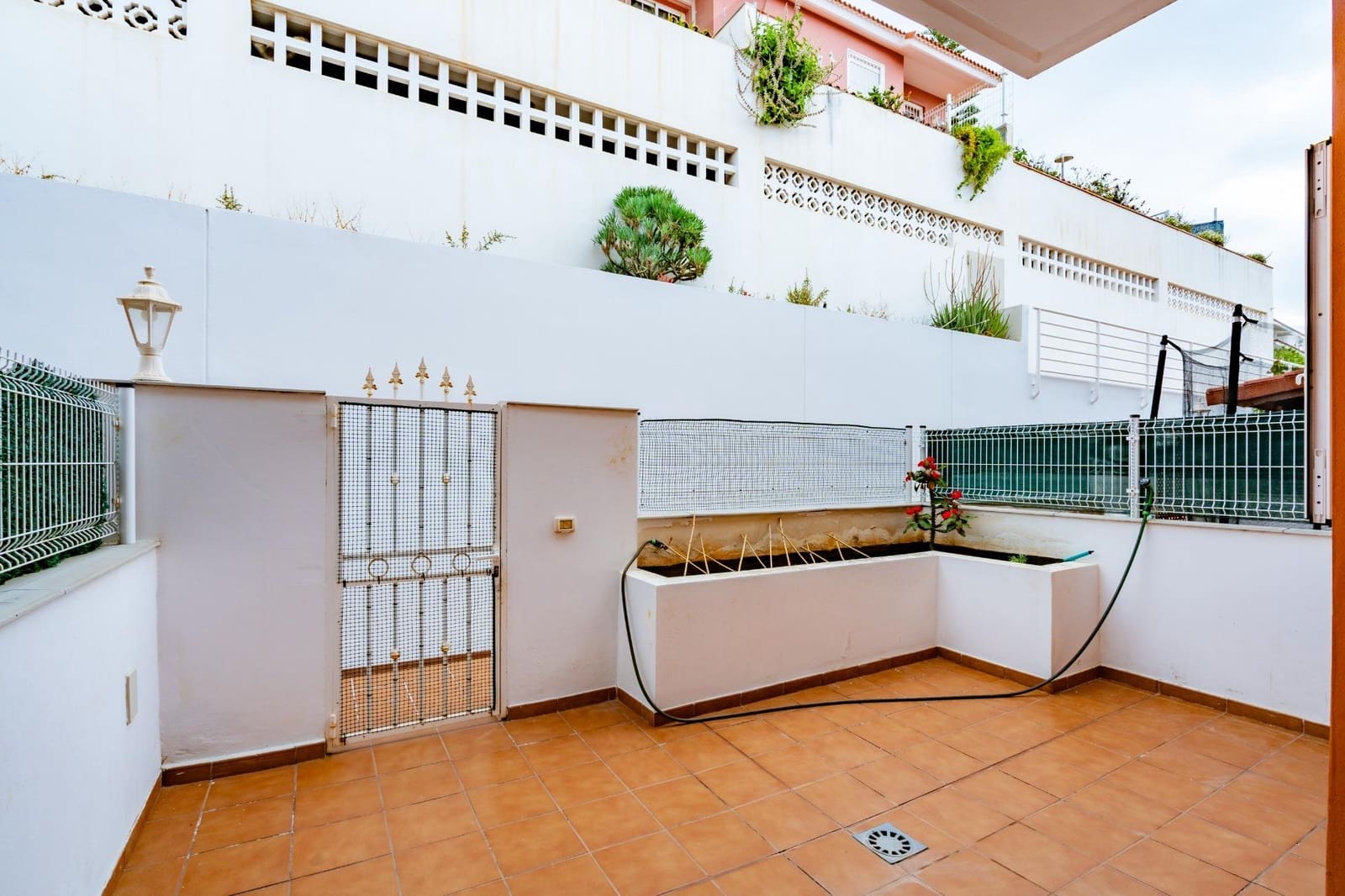 3 soverom Rekkehus til salgs i San Isidro de Abona med garasje - € 344 000 (Ref: 9975787)
