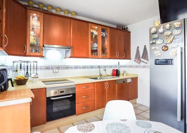 4 slaapkamer Rijtjeshuis te koop in Tegueste met garage - € 385.000 (Ref: 9995815)