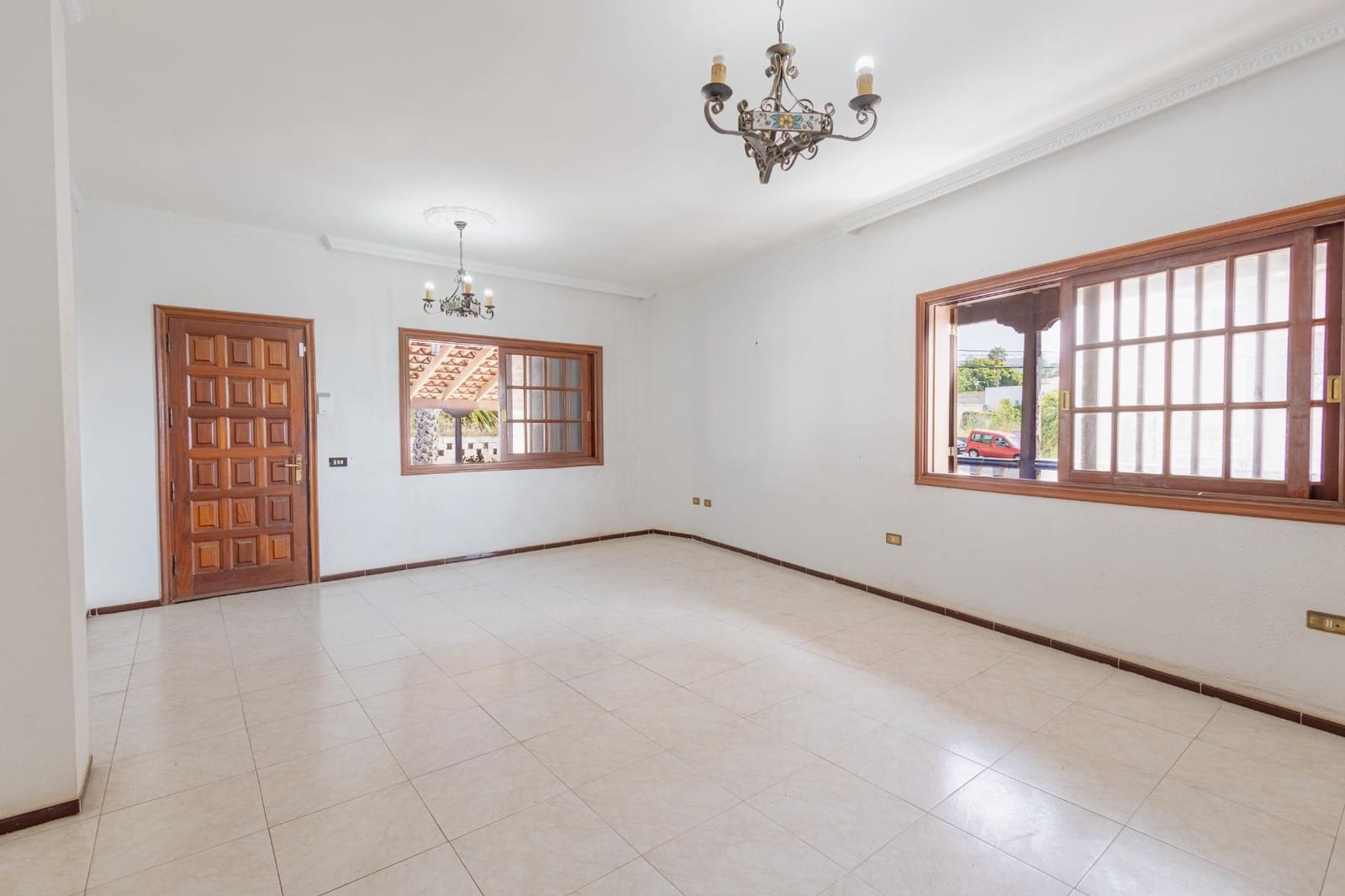 5 sovrum Villa till salu i Tegueste med garage - 470 000 € (Ref: 9995816)