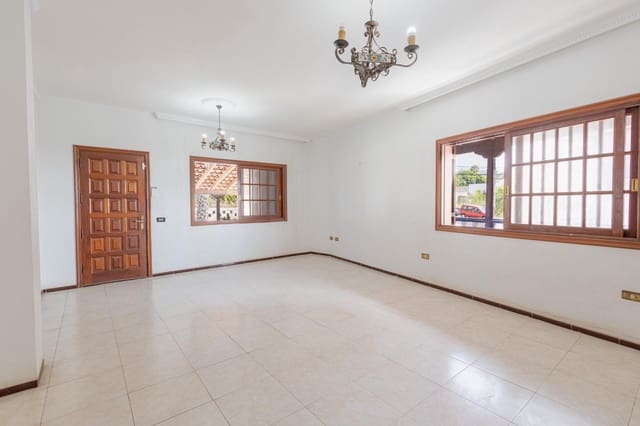 5 quarto Moradia para venda em Tegueste com garagem - 470 000 € (Ref: 9995816)