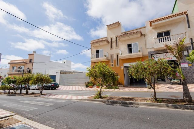 3 Zimmer Haus zu verkaufen in Arico mit Garage - 440.000 € (Ref: 9999677)
