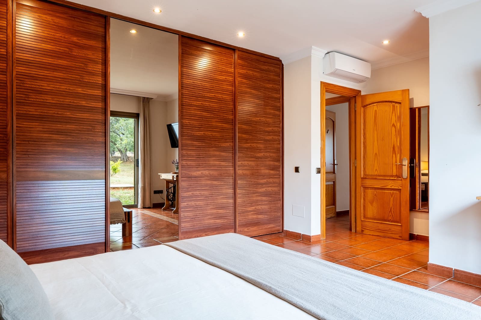 4 bedroom Finca/Country House for sale in Bunyola with pool garage - € 1,200,000 (Ref: 9958480)