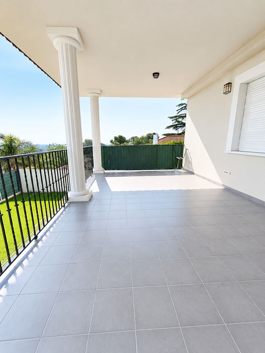 3 slaapkamer Villa te koop in Picassent met garage - € 950.000 (Ref: 9976389)