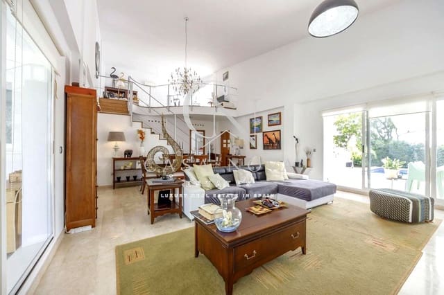 Chalet de 4 habitaciones en Bétera en alquiler con piscina garaje - 3.900 € (Ref: 10007797)