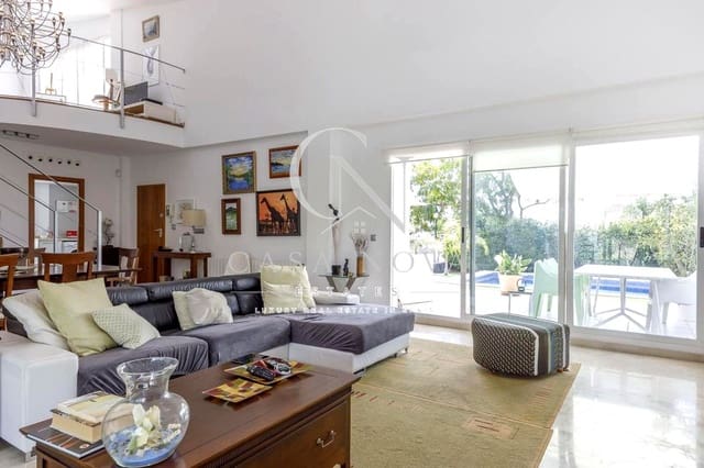 Chalet de 4 habitaciones en Bétera en alquiler con piscina garaje - 3.900 € (Ref: 10007797)