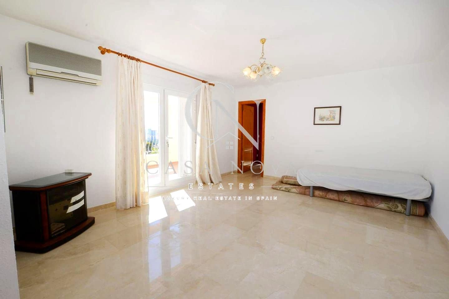 7 bedroom Villa for sale in Calpe / Calp with garage - € 850,000 (Ref: 10008099)