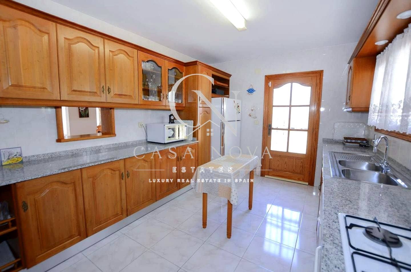 7 bedroom Villa for sale in Calpe / Calp with garage - € 850,000 (Ref: 10008099)