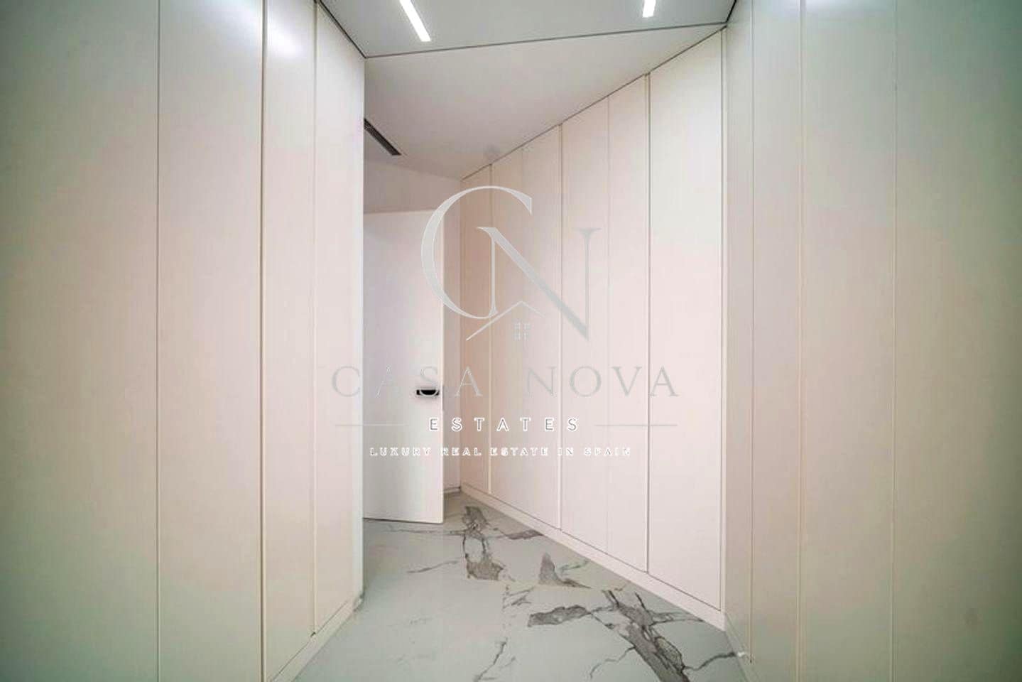 4 sypialnia Willa na sprzedaż w Benidorm z garażem - 2 500 000 € (Ref: 10008100)