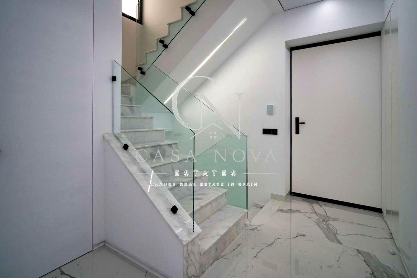 4 sypialnia Willa na sprzedaż w Benidorm z garażem - 2 500 000 € (Ref: 10008100)