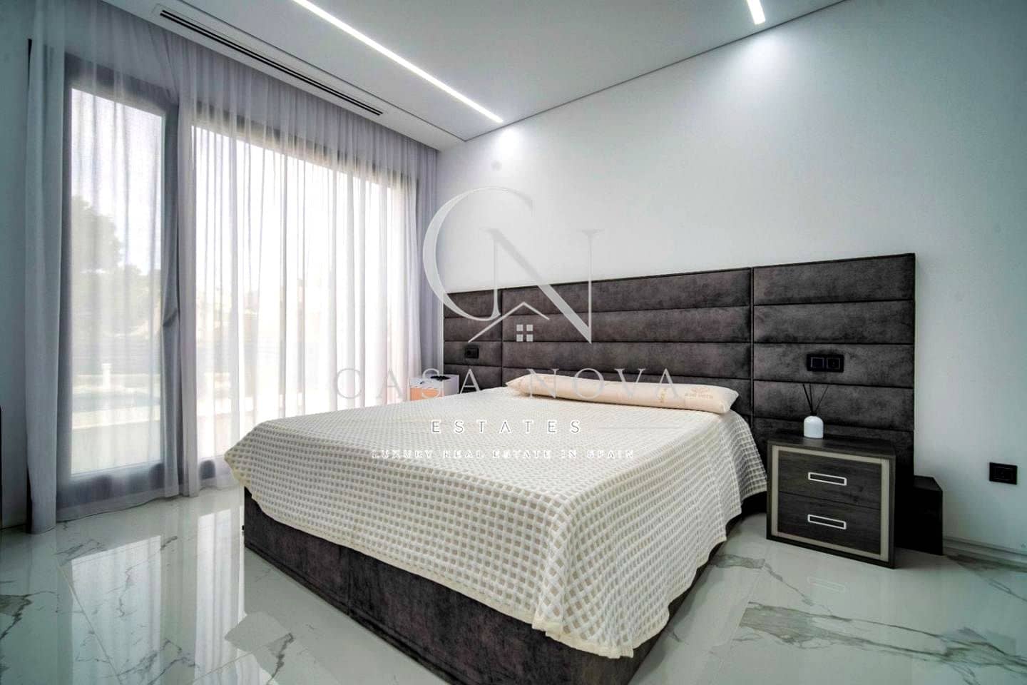 4 sypialnia Willa na sprzedaż w Benidorm z garażem - 2 500 000 € (Ref: 10008100)