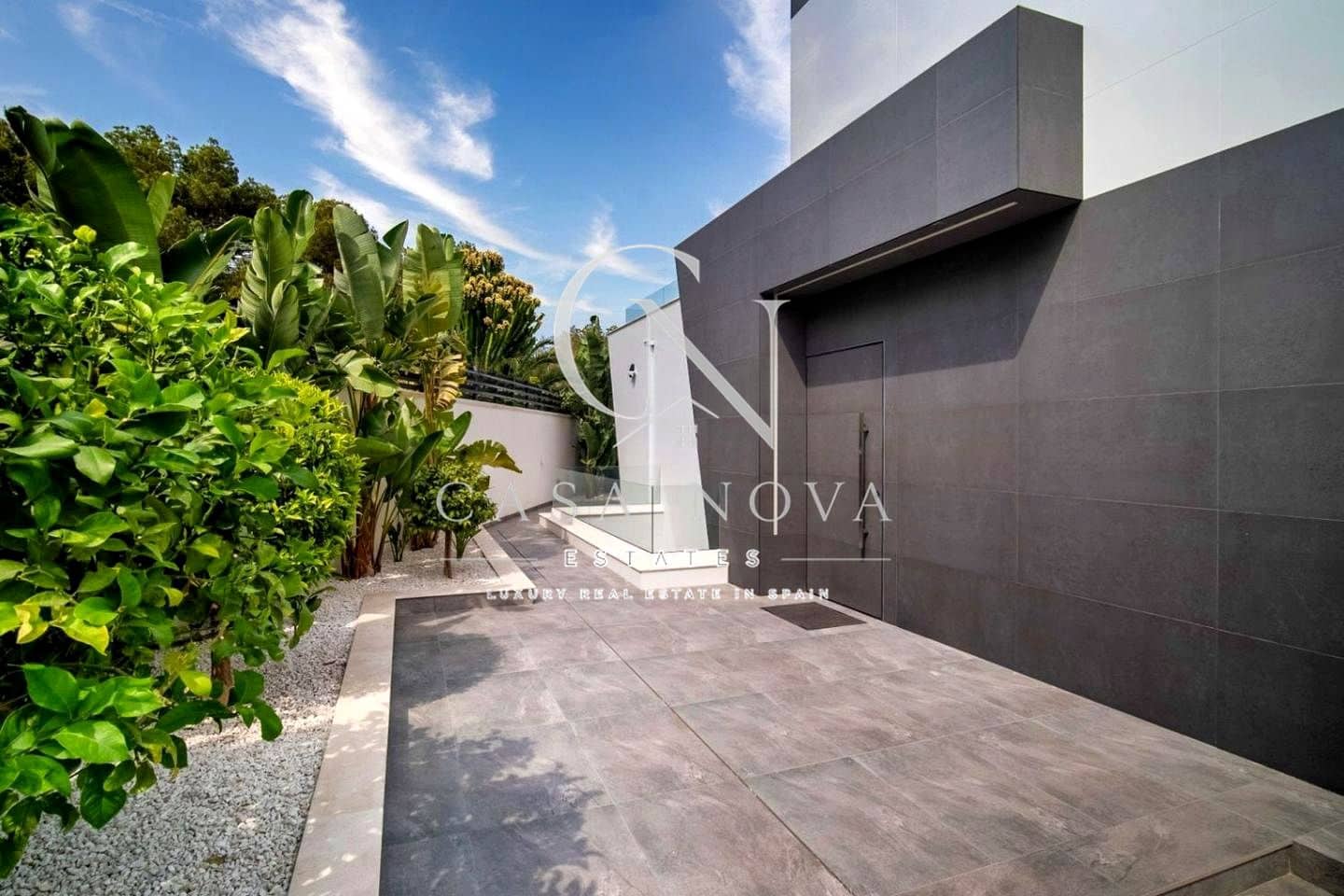 4 sypialnia Willa na sprzedaż w Benidorm z garażem - 2 500 000 € (Ref: 10008100)