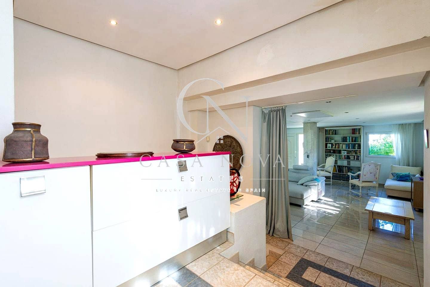 5 bedroom Villa for sale in La Pobla de Vallbona with pool garage - € 925,000 (Ref: 10034581)