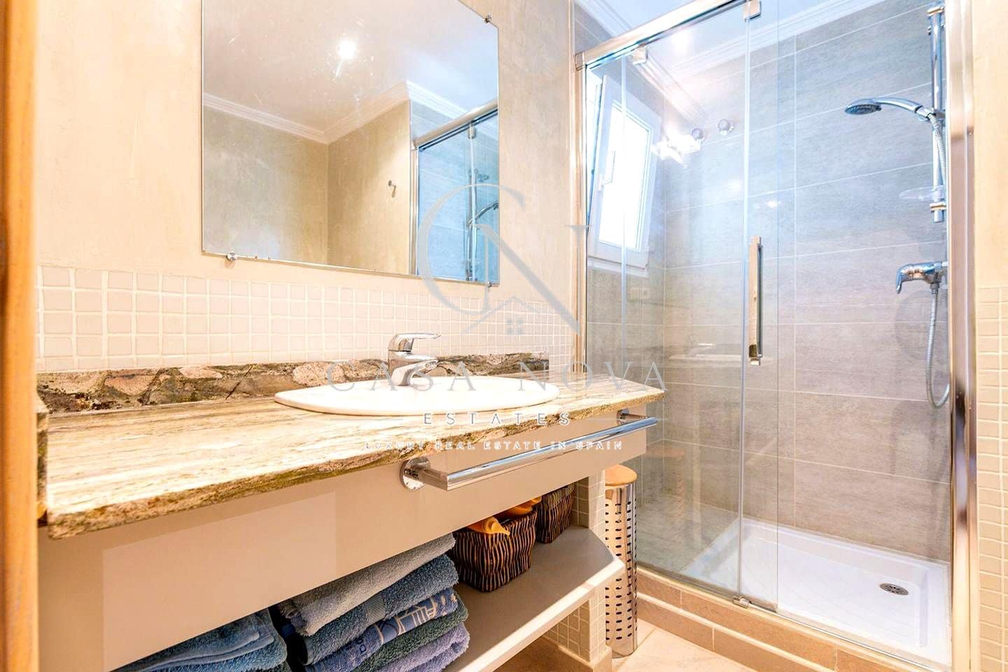 5 bedroom Villa for sale in La Pobla de Vallbona with pool garage - € 925,000 (Ref: 10034581)