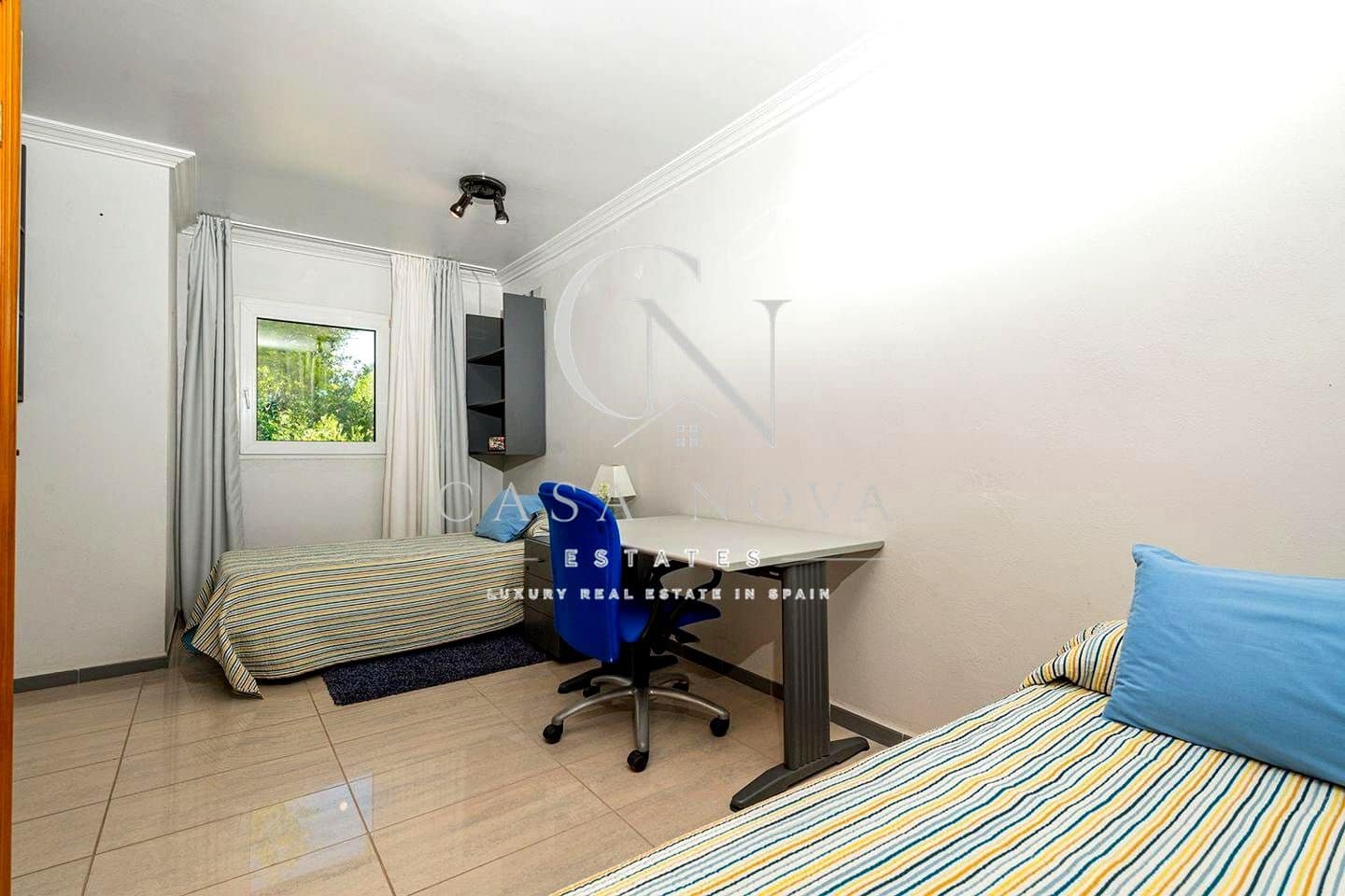 5 bedroom Villa for sale in La Pobla de Vallbona with pool garage - € 925,000 (Ref: 10034581)
