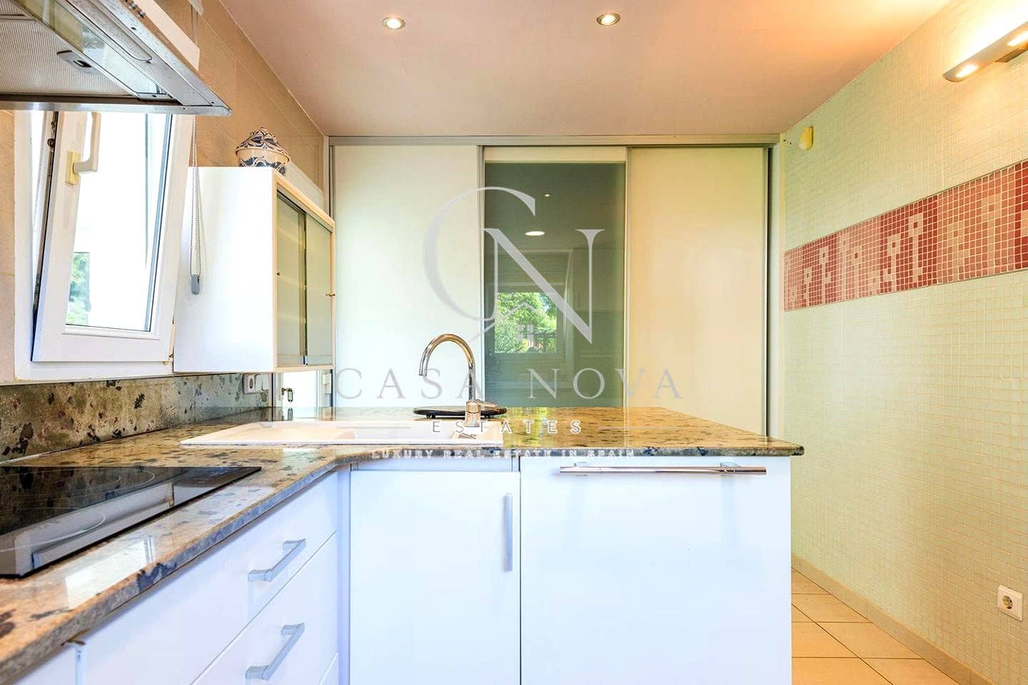 5 bedroom Villa for sale in La Pobla de Vallbona with pool garage - € 925,000 (Ref: 10034581)