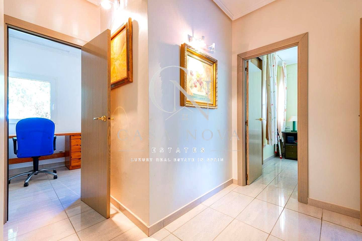 5 bedroom Villa for sale in La Pobla de Vallbona with pool garage - € 925,000 (Ref: 10034581)