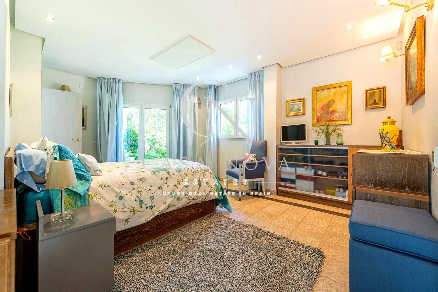 5 bedroom Villa for sale in La Pobla de Vallbona with pool garage - € 925,000 (Ref: 10034581)