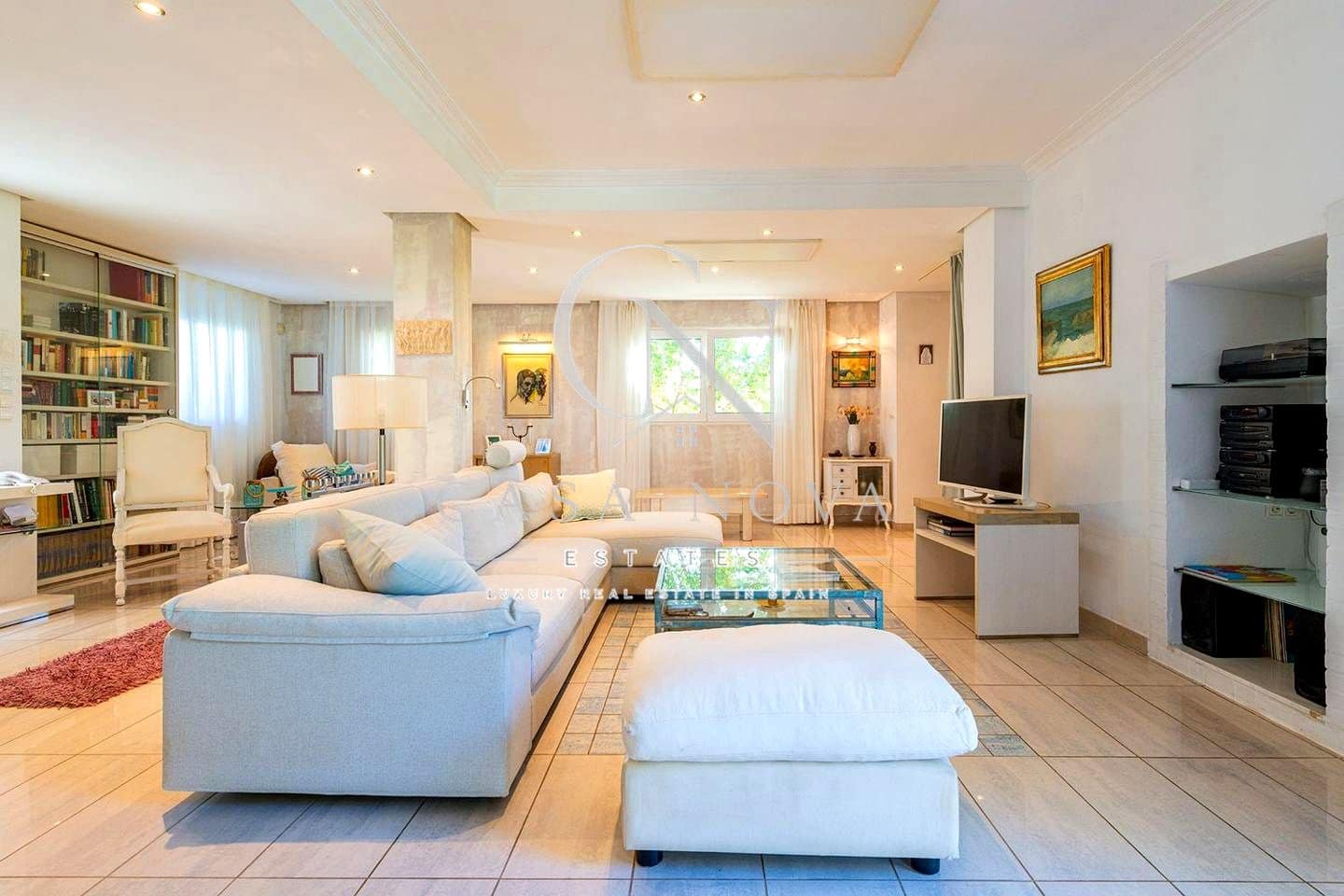 5 bedroom Villa for sale in La Pobla de Vallbona with pool garage - € 925,000 (Ref: 10034581)