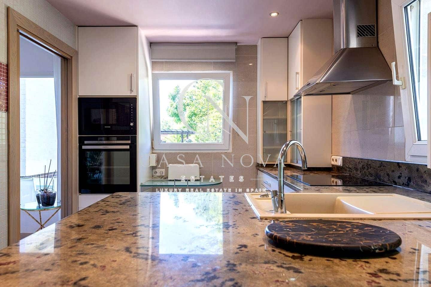 5 bedroom Villa for sale in La Pobla de Vallbona with pool garage - € 925,000 (Ref: 10034581)