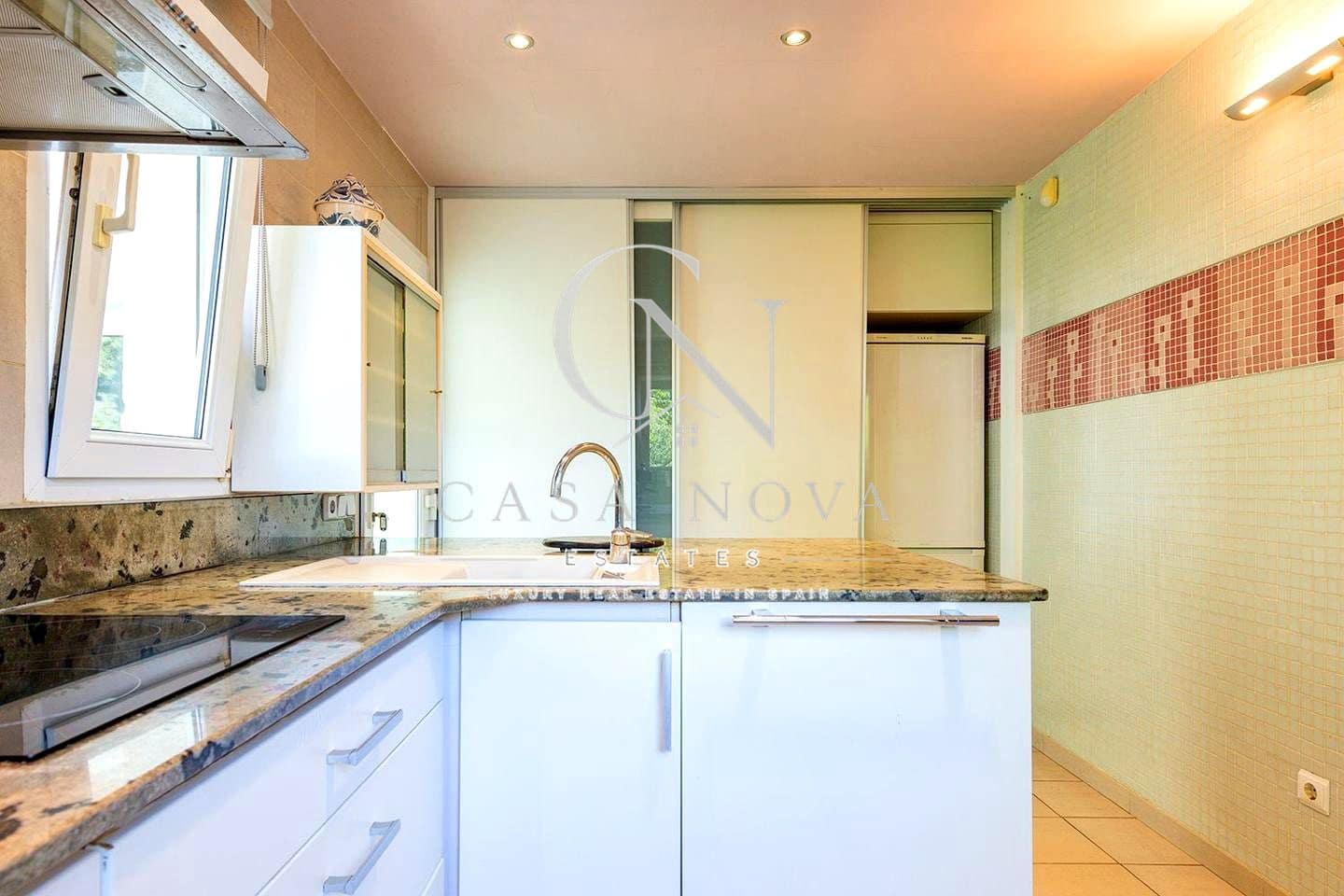 5 bedroom Villa for sale in La Pobla de Vallbona with pool garage - € 925,000 (Ref: 10034581)